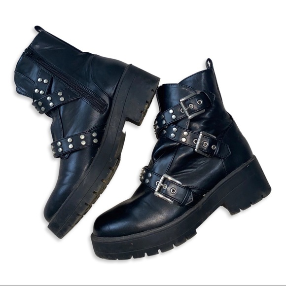 Forever 21 chunky boots - Picture 3 of 3